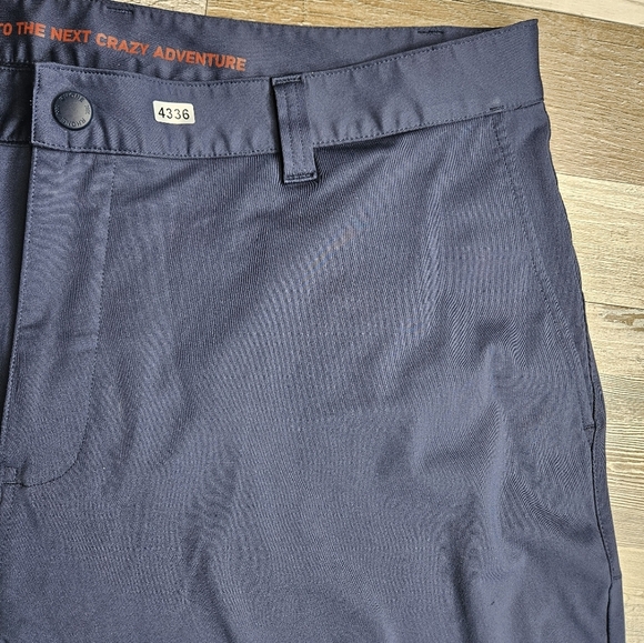Rhone 9" Commuter Shorts Navy Blue Men's Size 38 Flat Front - Picture 2 of 6